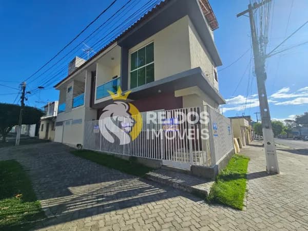 Casa duplex bem centralizada no Heliópolis