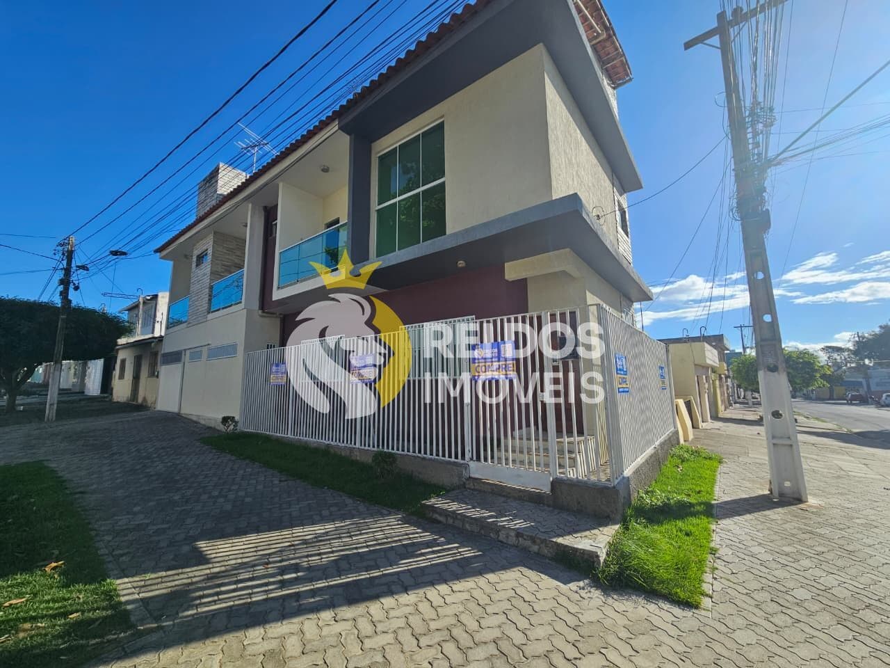 Casa duplex bem centralizada no Heliópolis
