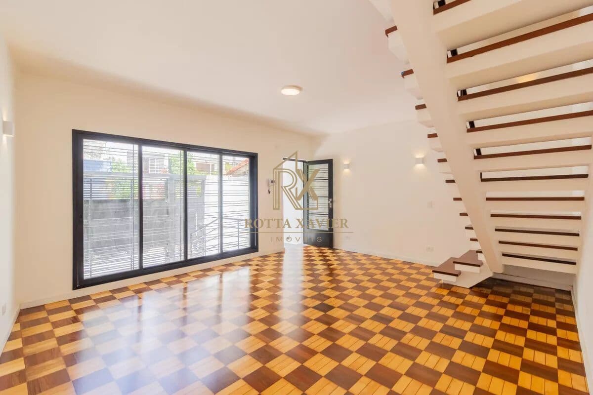 Casa à venda a poucos passos do metrô Vila Madalena com 170m², 4 quartos e 2 vagas
