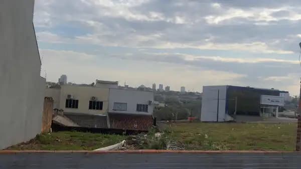 Terreno à venda em Londrina/PR