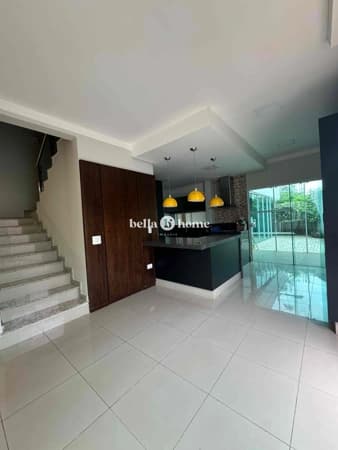 Casa em Condomínio cambe