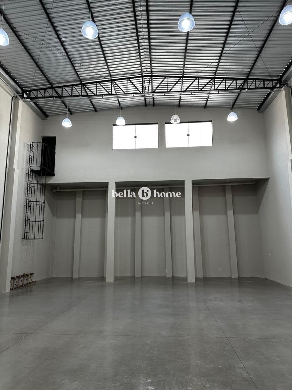 Barracão para locação – Portal de Versalhes I – 420 m² – R$ 10.000/mês