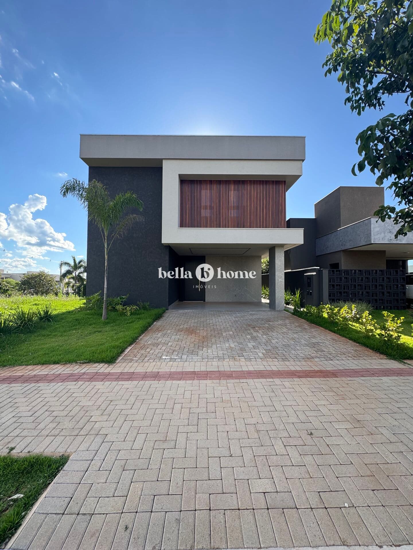 Condomínio Tauá Aranguá - Sobrado à Venda – | R$ 1.980.000,00