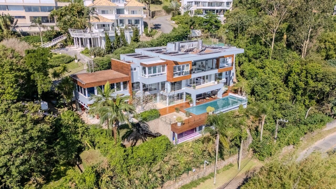 Mansão Exclusiva à Venda no Condomínio St. Barth - Cacupé, Florianópolis (SC)