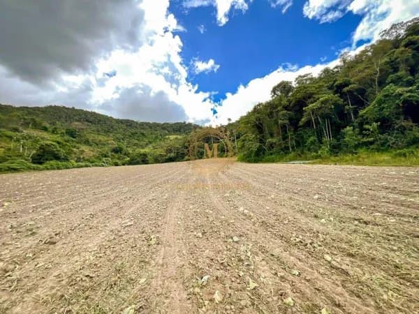 Terreno à venda no bairro Aracê em Domingos Martins/ES
