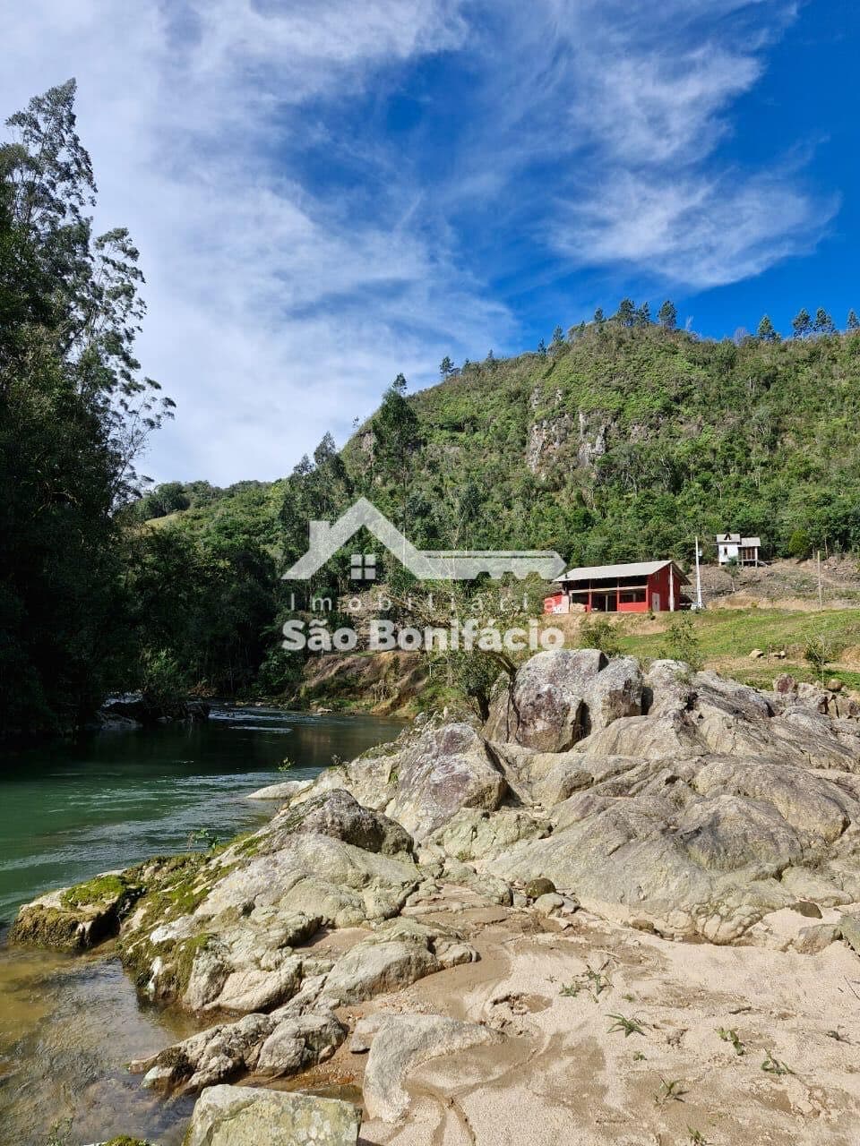Chácara com cachoeira em São Bonifácio/SC