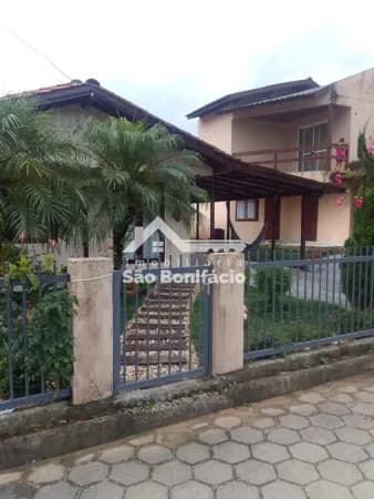 Casa em São Bonifácio - Centro