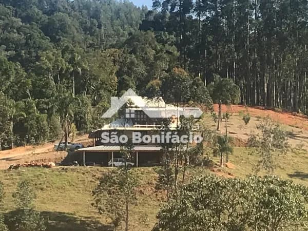 Sítio com casa grande - São Bonifácio.