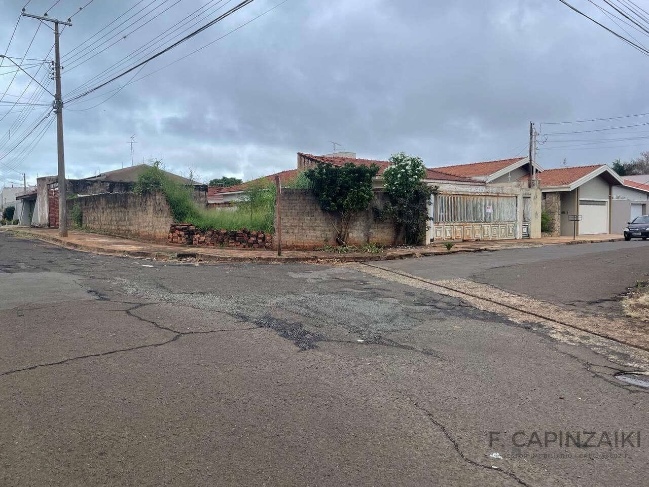 Casa no Jardim Continental para ampliação