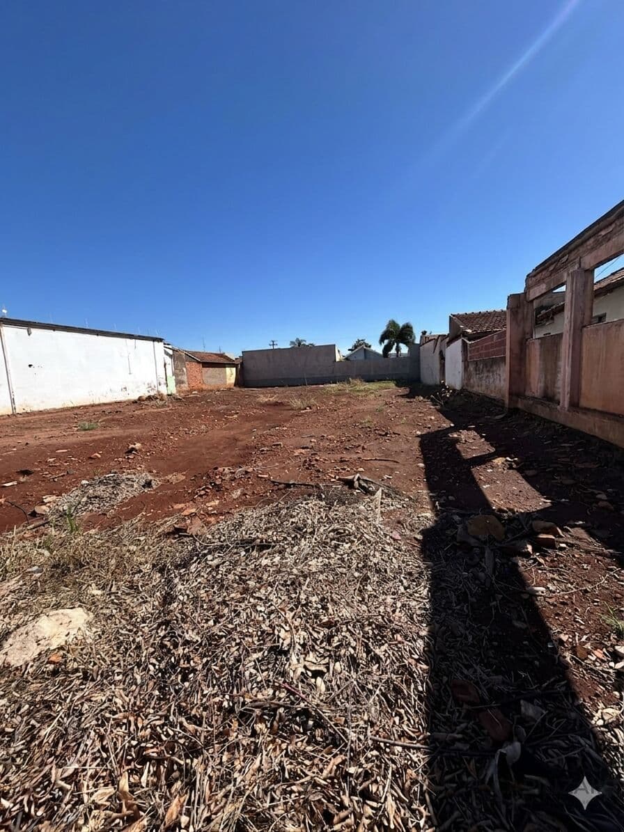Terreno no bairro São Benedito medindo 10 x 38,50