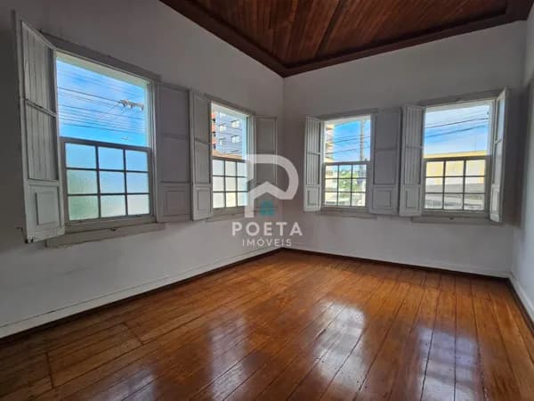 Casa em Passos - Centro
