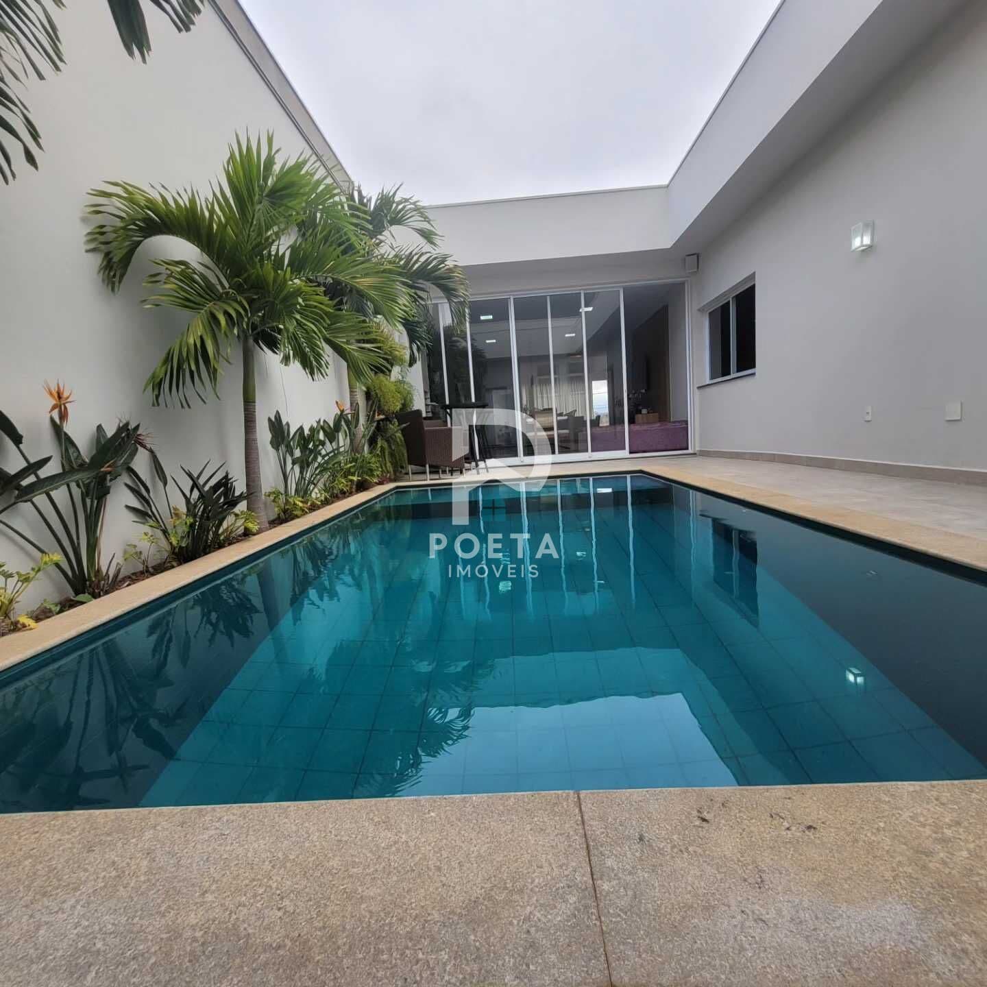 Casa em Passos - Condomínio Monte Belo
