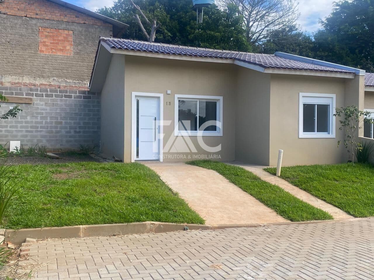 Casa em Condomínio Fechado - NSR/RS