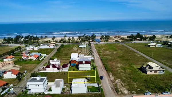2 Terrenos Quadra Mar