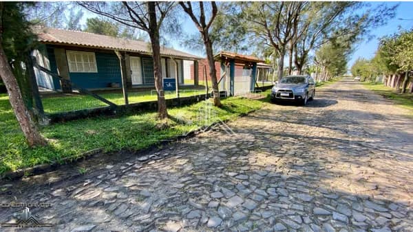 Casa de Esquina Quadra Mar