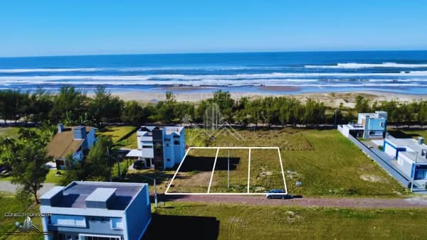 3 Terrenos Quadra Mar