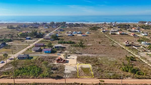 Terreno na AV Interpraias