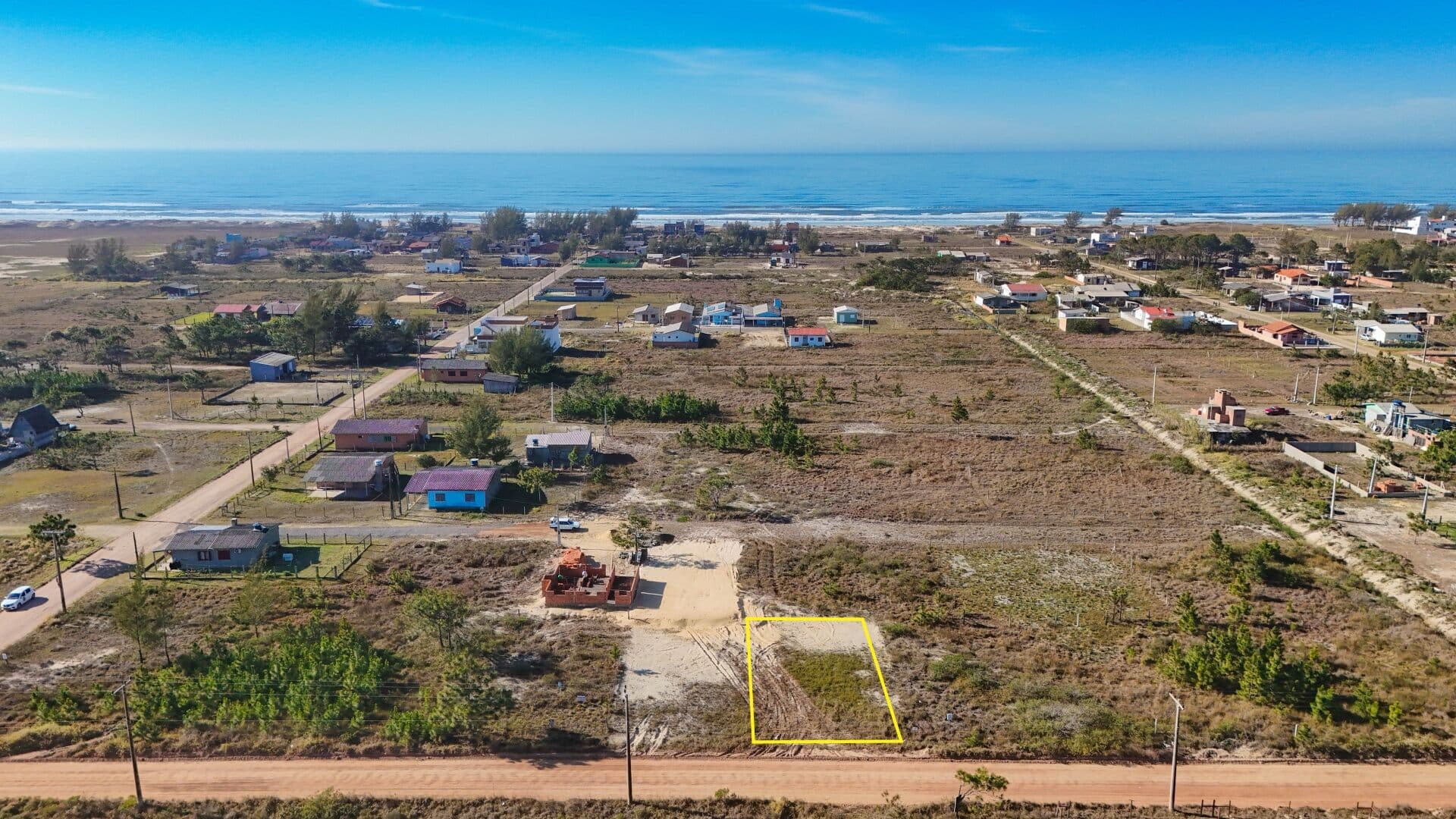 Terreno na AV Interpraias