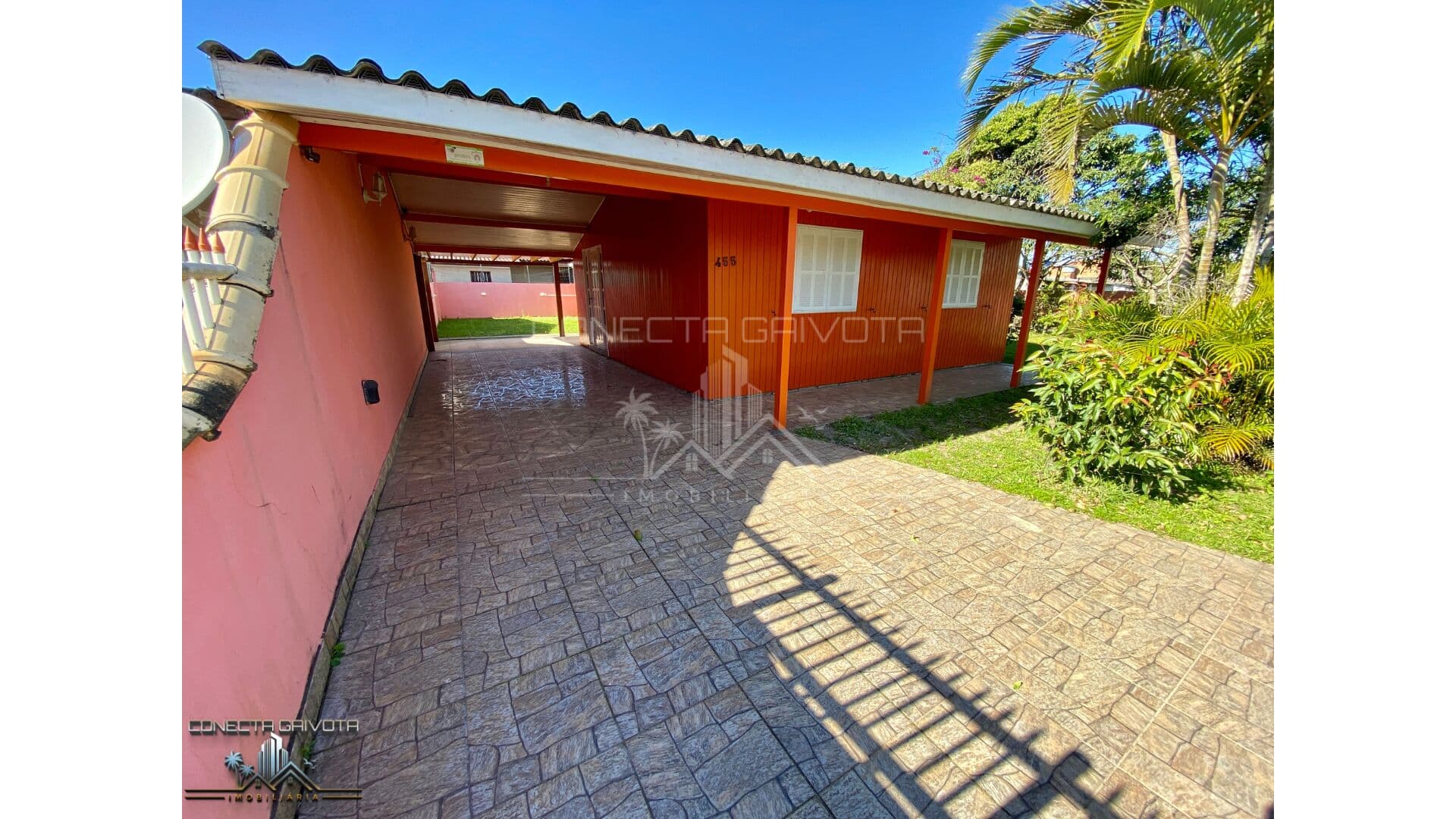 Casa Grande com 2 Terrenos