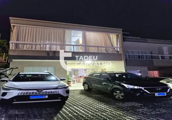 Excelente Casa com 4 suítes, piscina em Condomínio fechado