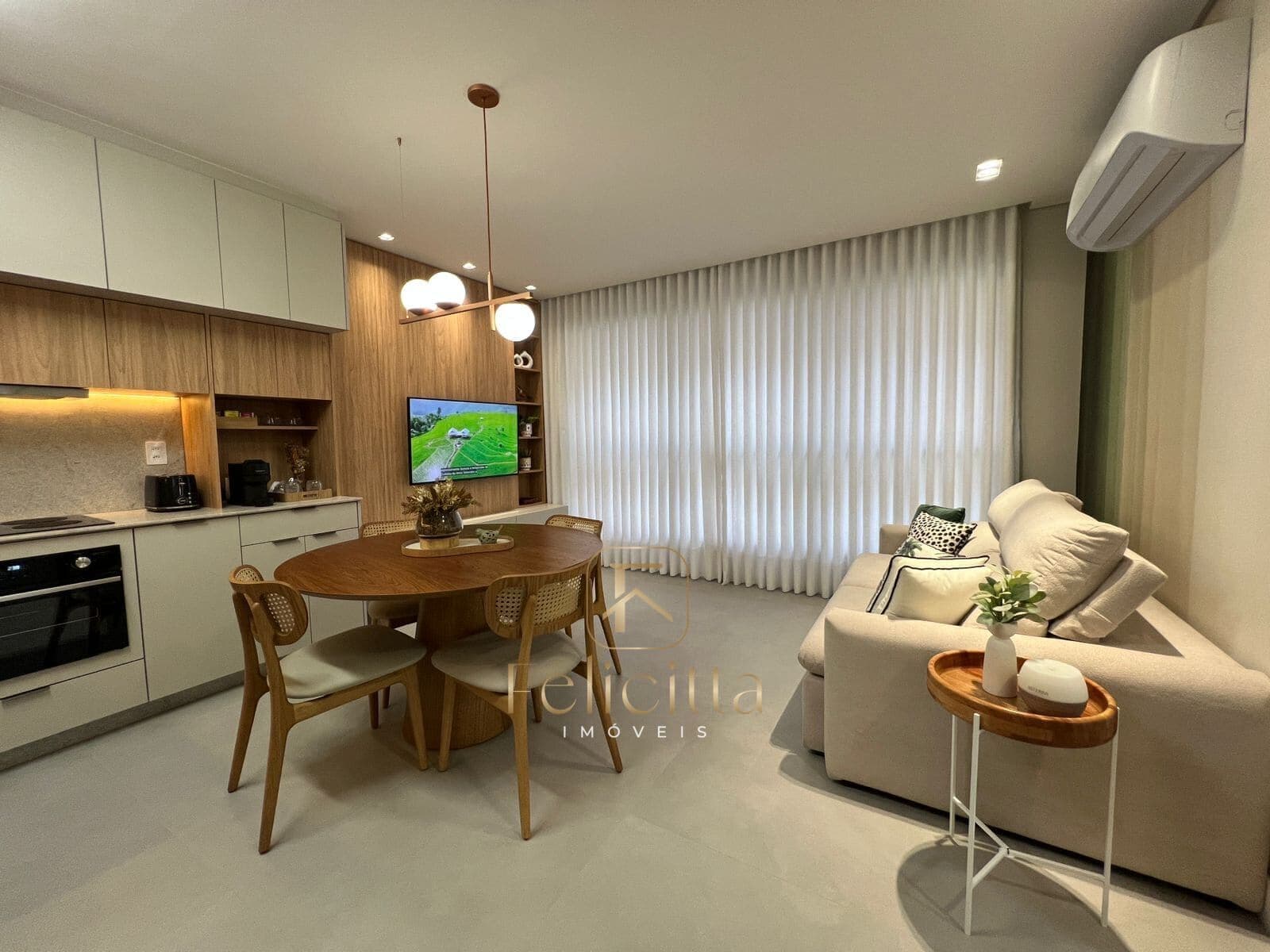 Apartamento 1 dormitório, pronto para morar, 100% mobiliado à venda no Estreito – Florianópolis