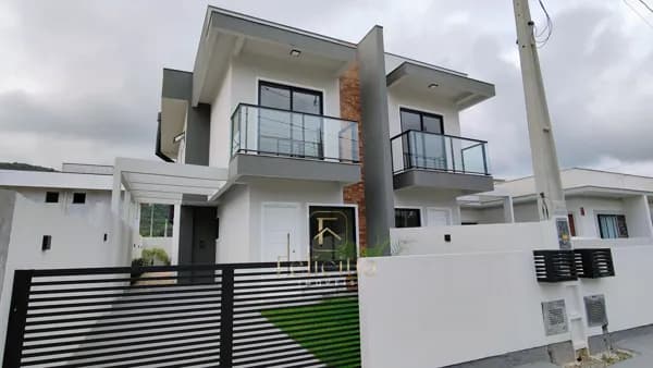 Sobrado em Forquilhas, São José/SC