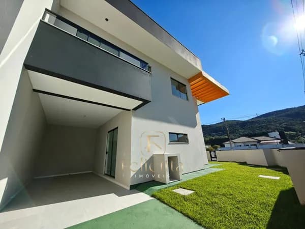 Sobrado a venda no bairro Forquilhas em São José/SC