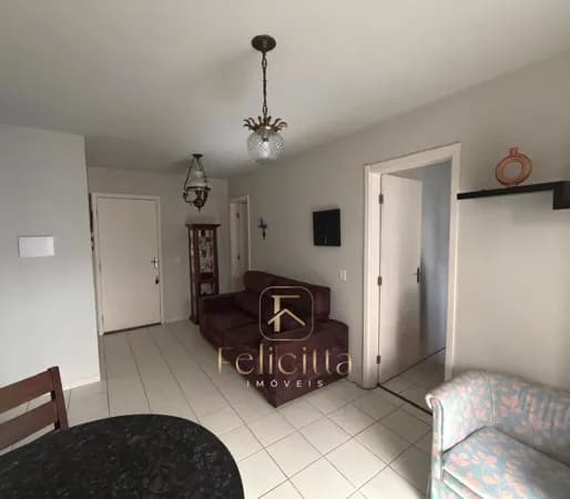 Apartamento com 02 dormitórios no bairro Serraria em São José/SC