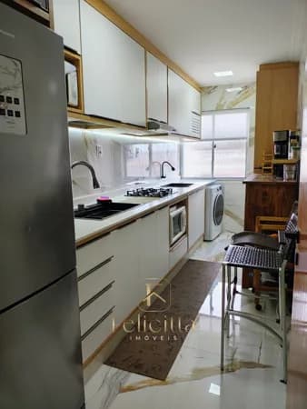 Apartamento com 02 dormitórios no bairro Capoeiras em Florianópolis/SC