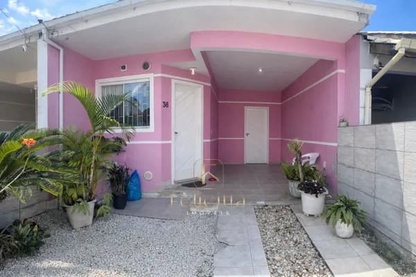 Casa Geminada 02 dormitórios no bairro Forquilhas em São José/SC