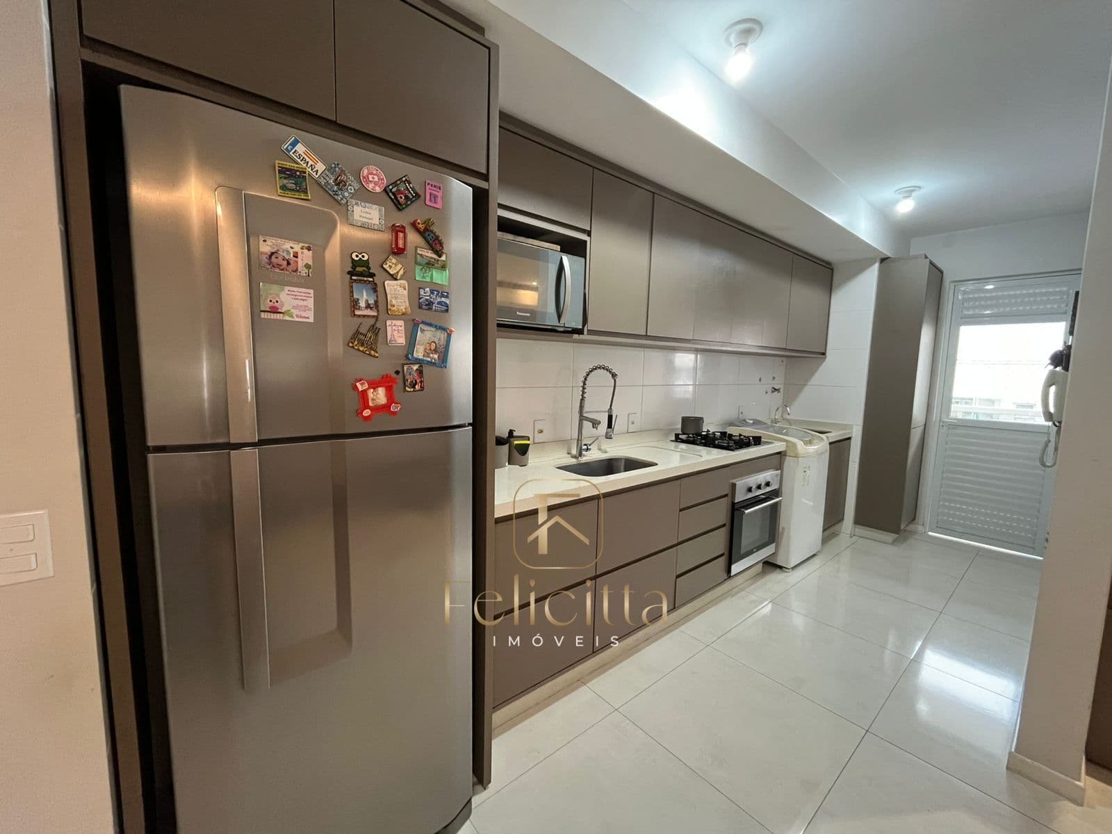 Apartamento com 03 dormitórios 01 suíte no bairro Pagani, Palhoça/SC