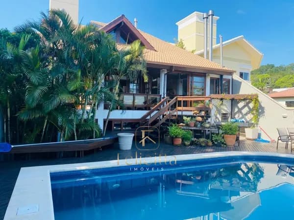 Casa de 4 dormitórios, mobiliada, à venda, no bairro João Paulo em Florianópolis