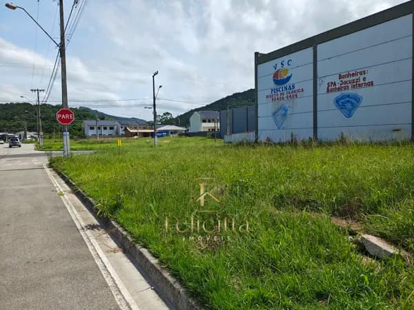Terreno a venda no Loteamento Bosque de São José/SC
