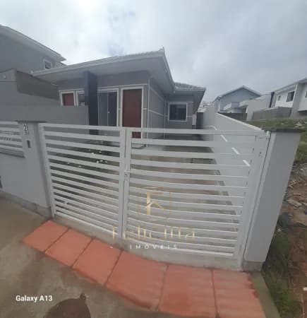 Casa Geminada com 02 domitórios no bairro Potecas em São José/SC