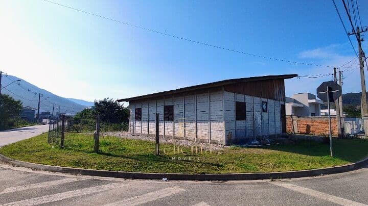 Terreno a venda no bairro Forquilhas em São José/SC