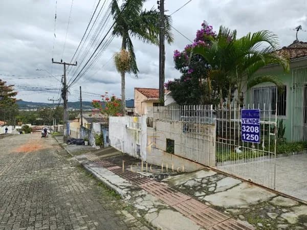 Casa Geminada com 03 dormitórios 01 suíte em Potecas, São José/SC