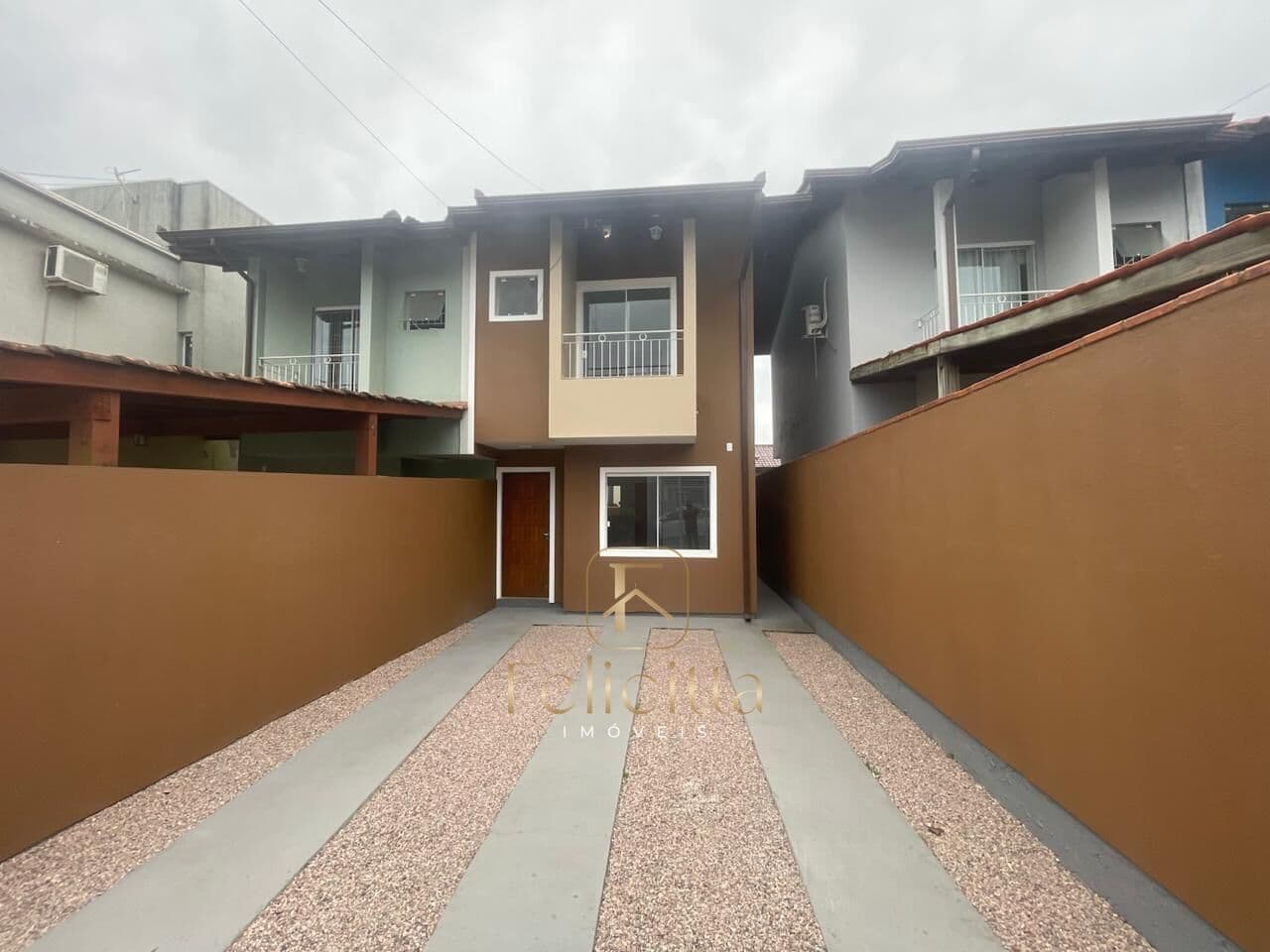 Casa Sobrado com 02 dormitórios 02 suítes no bairro Bela Vista em Palhoça/SC