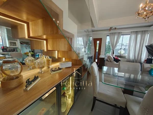 Casa Sobrado com 03 Dormitórios, 01 Suíte, em Forquilhas – São José/SC