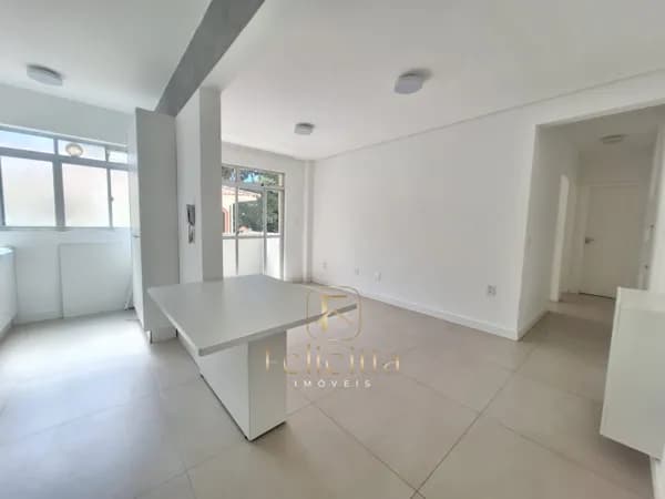 Apartamento com 02 Dormitórios em Campinas, São José/SC