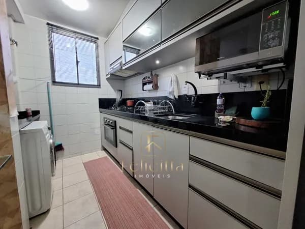 Apartamento com 02 dormitórios no bairro Estreito em Florianópolis/SC