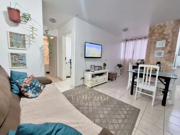 Apartamento com 02 dormitórios no bairro Estreito em Florianópolis/SC