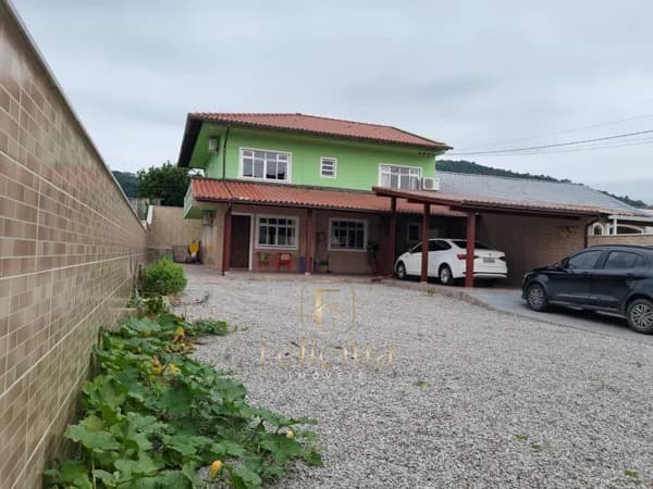 Casa em Biguaçu - Rio Caveiras