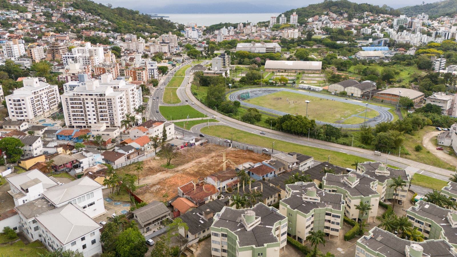 Apartamento com 01 dormitório no bairro Pantanal em Florianópolis/SC