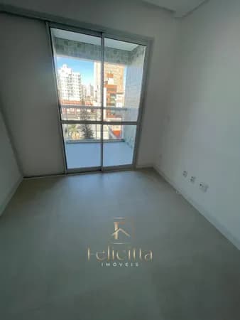 Apartamento com 02 dormitórios,02 suítes no Kobrasol em São josé/SC