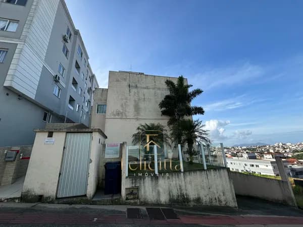 Apartamento 2 Dormitórios com Suíte no Ipiranga - São José