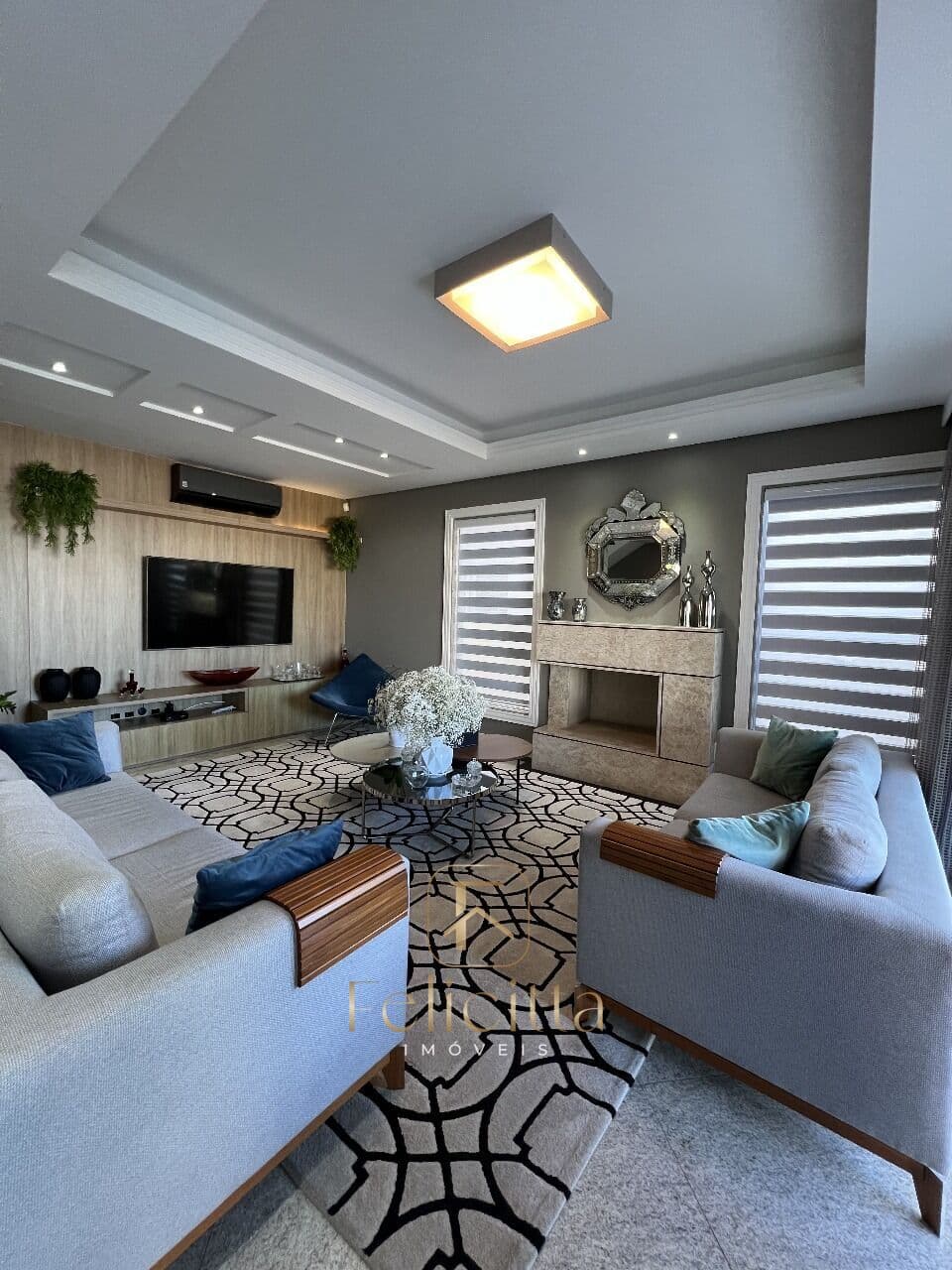 Casa de 4 dormitórios, à venda, 314 m², no bairro Ponta de Baixo em São José!