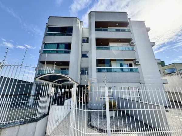 Apartamento com 02 dormitórios, 01 suíte no bairro Picadas do Sul em São José/SC