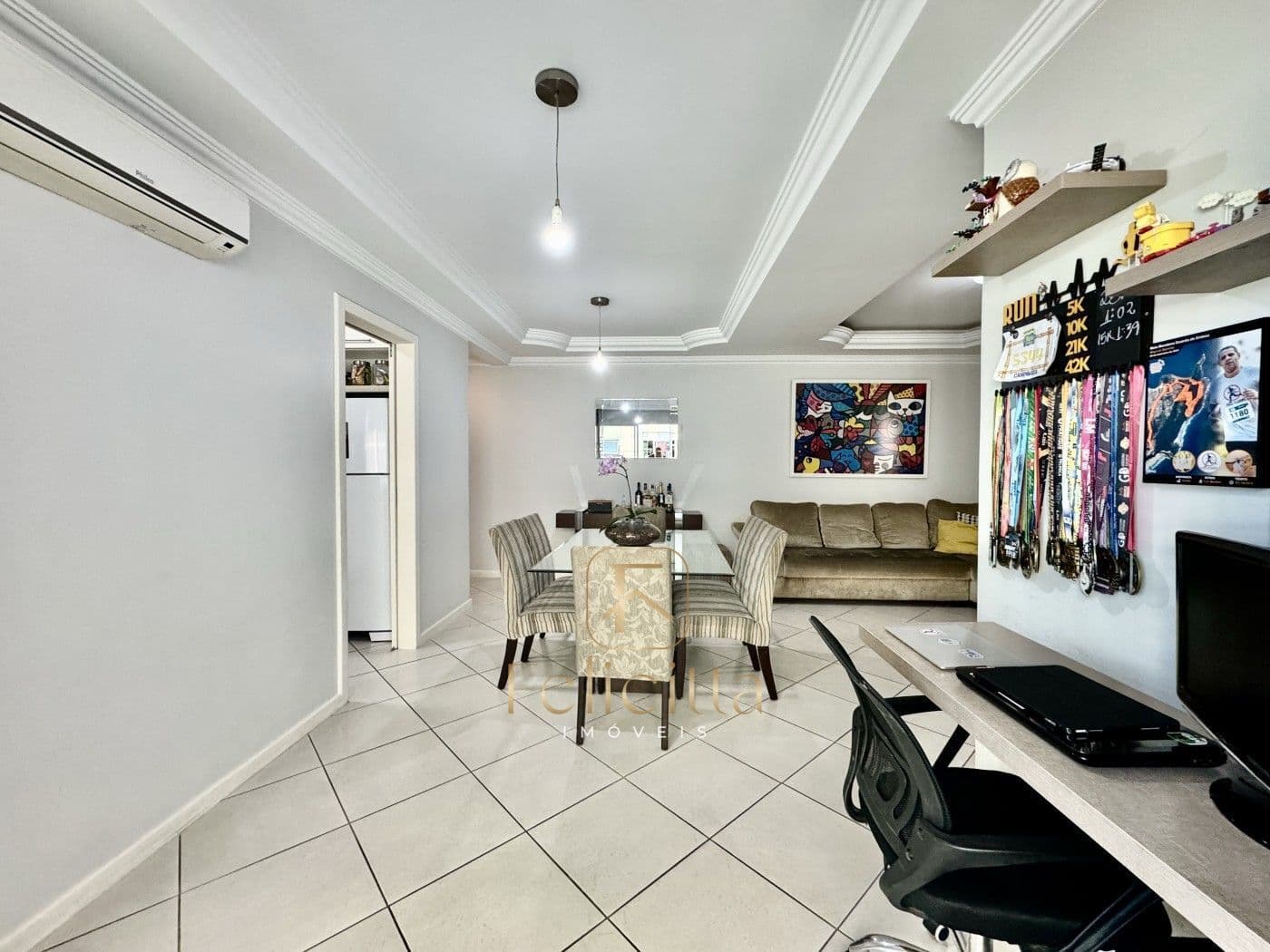 Apartamento com 02 dormitórios, 01 suíte no bairro Picadas do Sul em São José/SC
