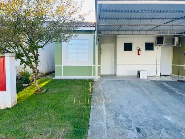 Casa Geminada com 02 dormitórios 01 suite no bairro Bela Vista em Palhoça/SC