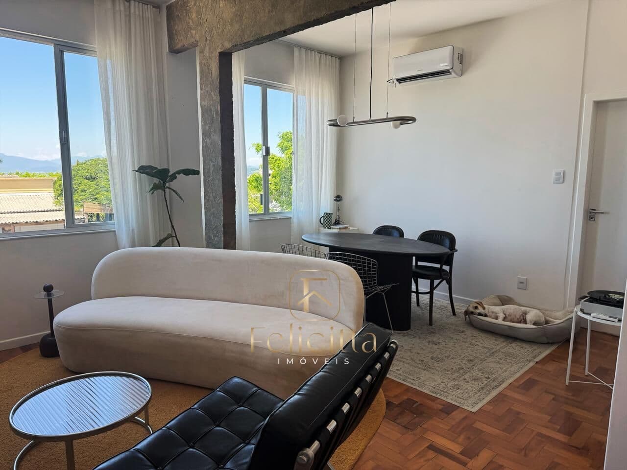 Apartamento com 01 dormitório em Coqueiros, Florianópolis/SC